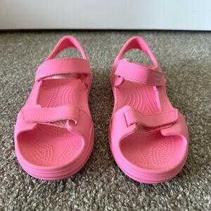 NEW Crocs Kids’ Sandal Pink – Lightweight Size J2